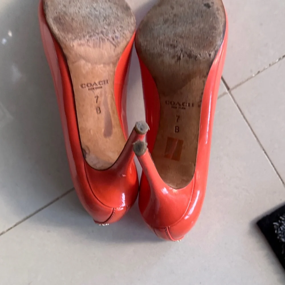Coach nala pumps